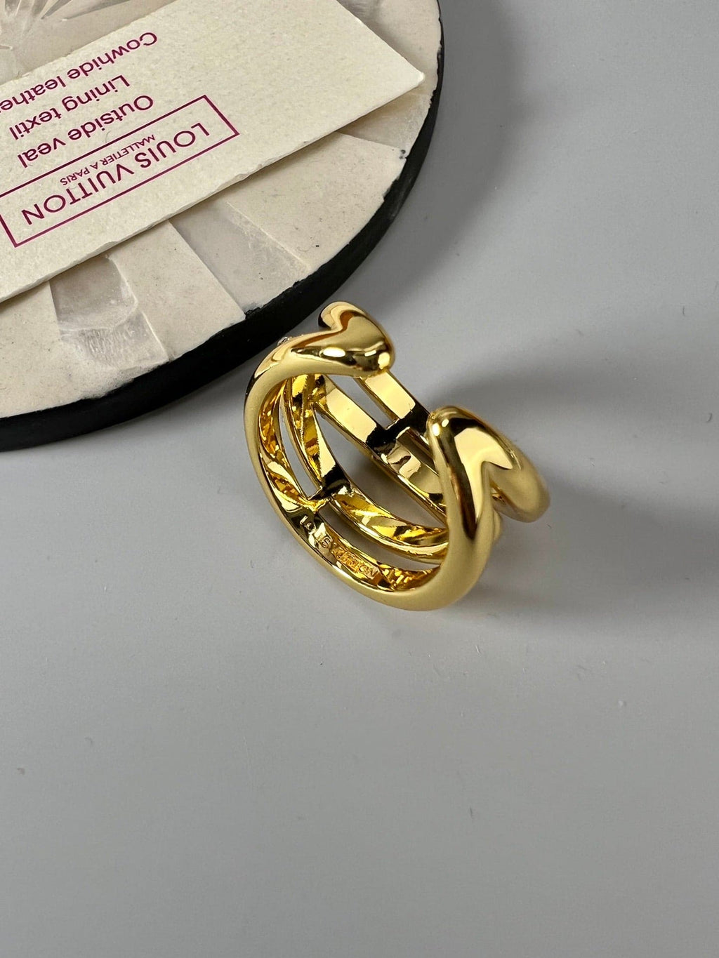 18K Louis Vuitton Volt Upside Down Diamonds Ring