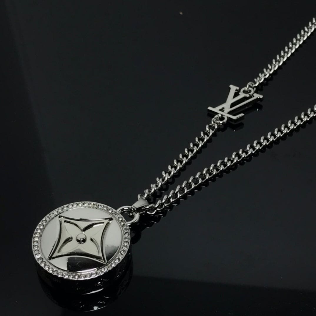 18K Louis Vuitton Catch Necklace