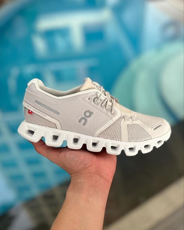 On Cloud 5 Pearl White Lifestyle Sneakers