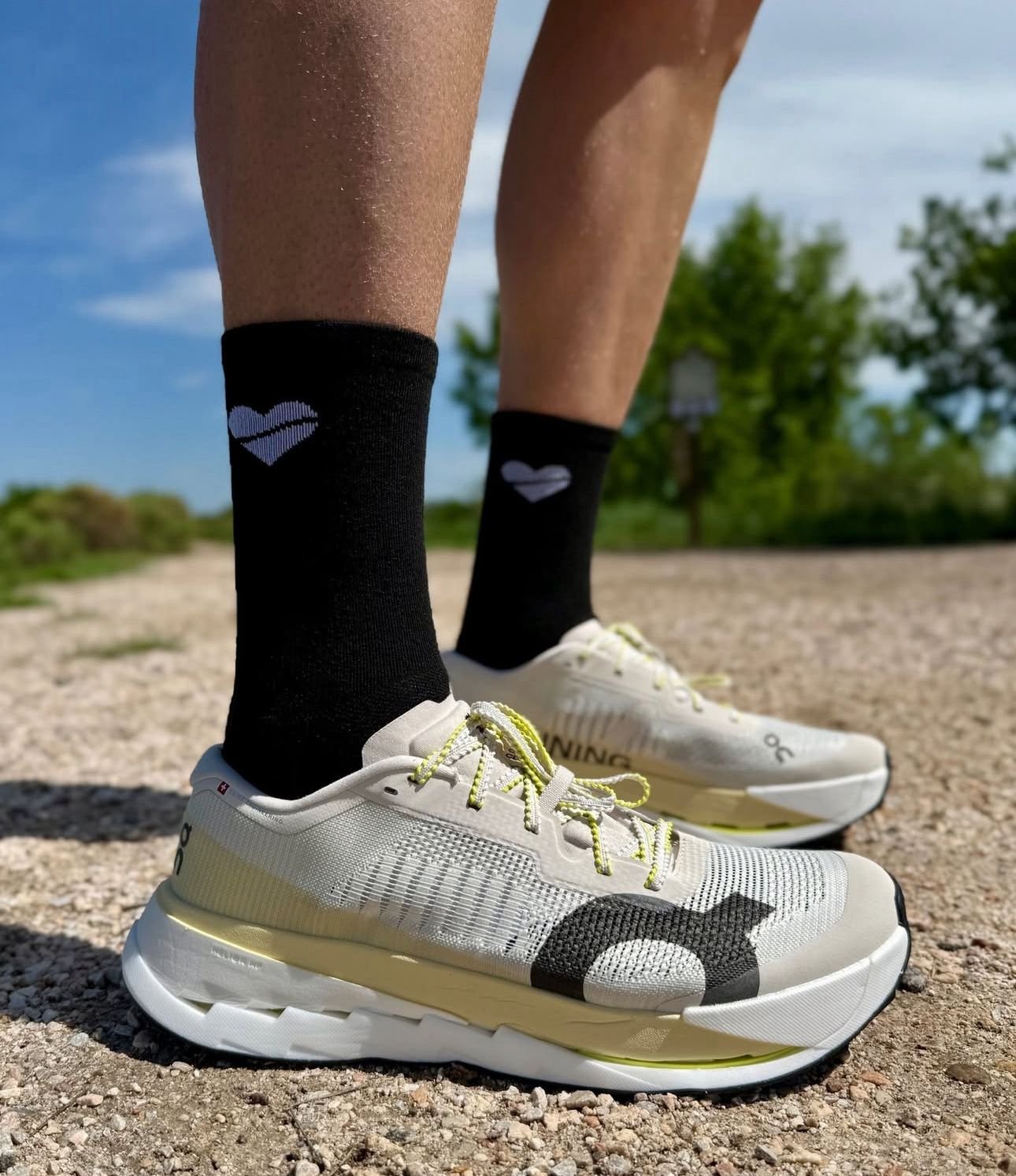 On Cloudultra 3 Pearl/Lychee Trail Running Shoes