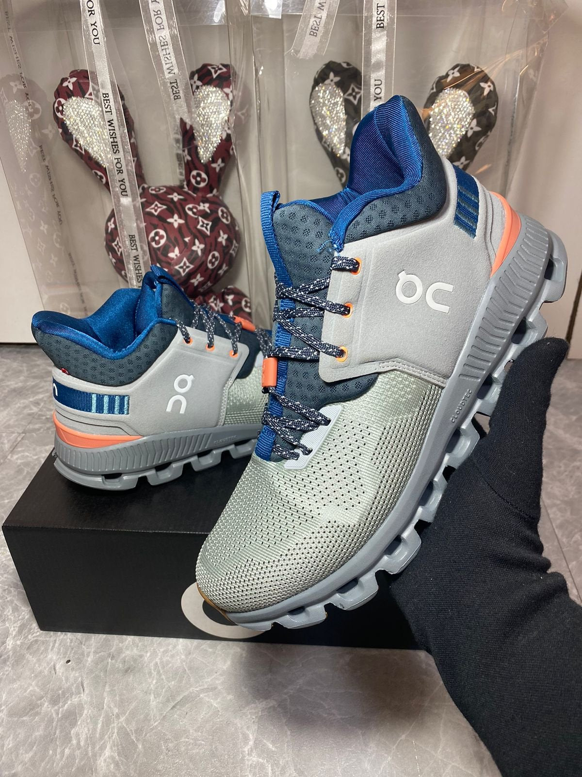 On Cloud Hi Edge Lifestyle Sneakers