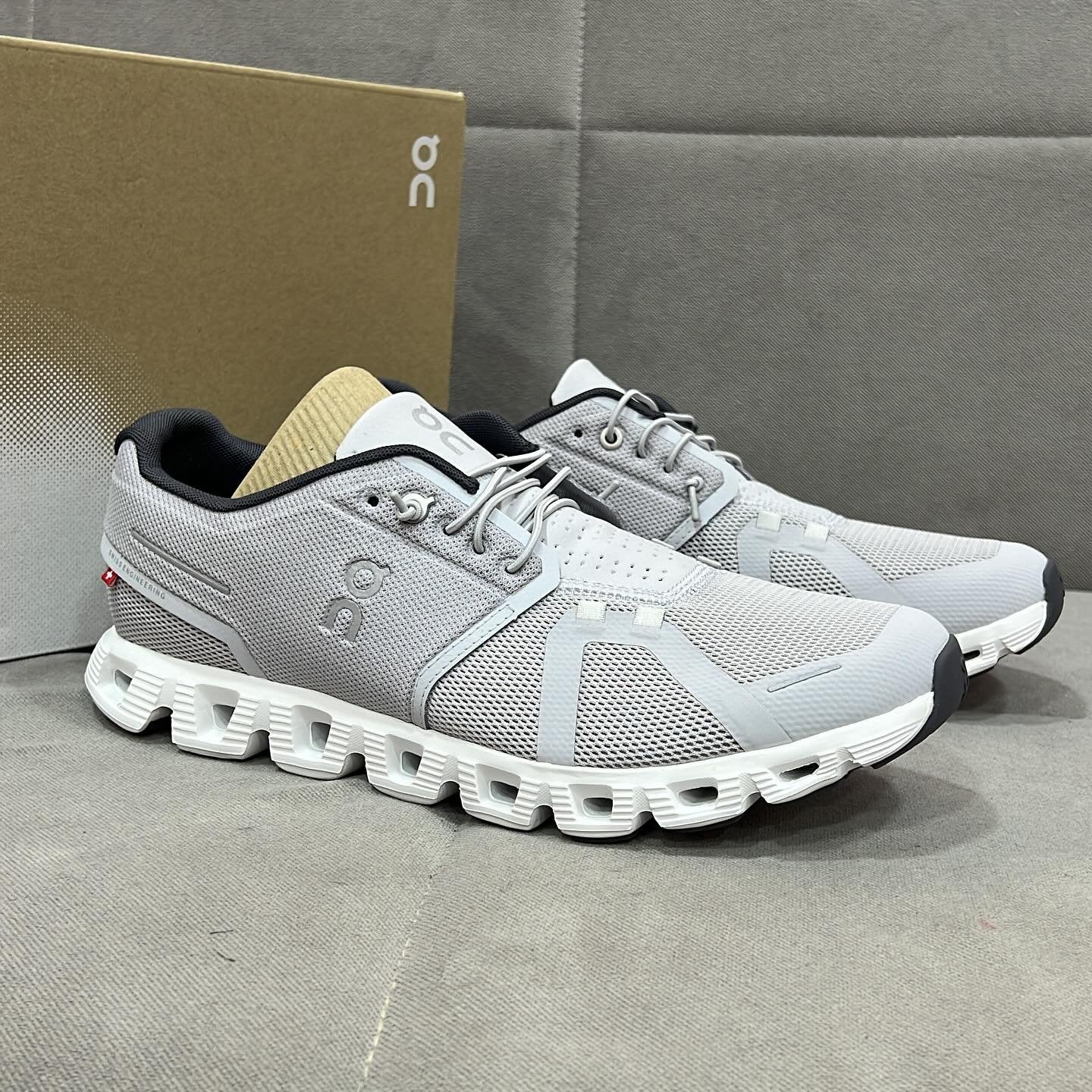 On Cloud 5 Glacier Gray Lifestyle Sneakers