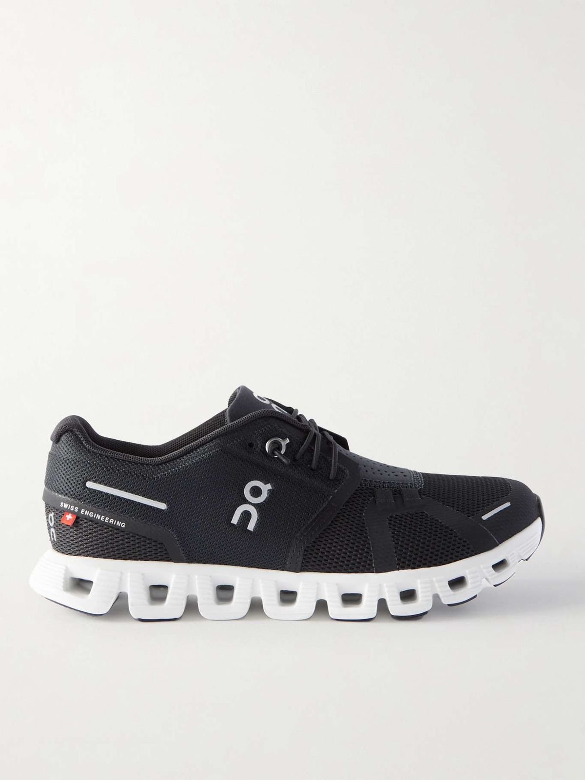 On Cloud 5 Black/White Lifestyle Sneakers