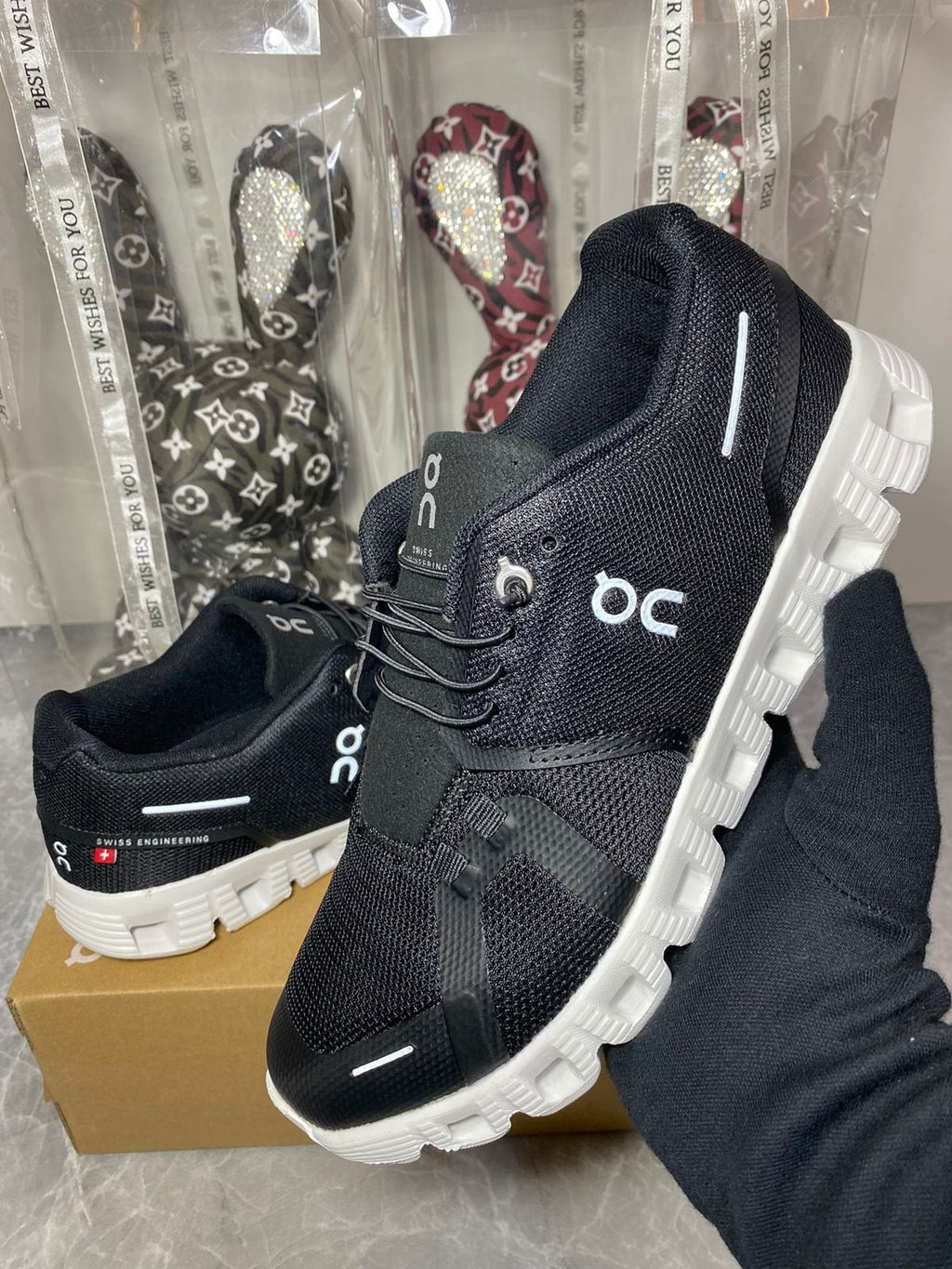 On Cloud 5 Black/White Lifestyle Sneakers