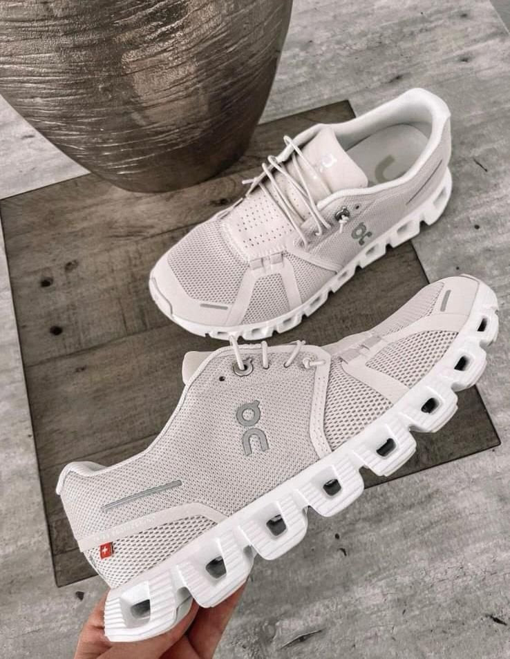 On Cloud 5 Pearl White Lifestyle Sneakers