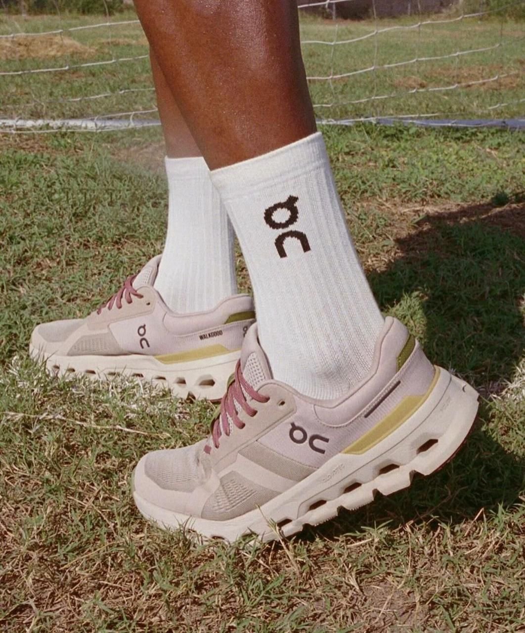 On Cloudrunner 2 WalkGood LA Sand Flax Running Shoes