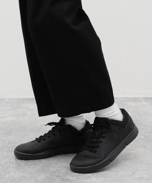 On The Roger Advantage Black Lifestyle Sneakers