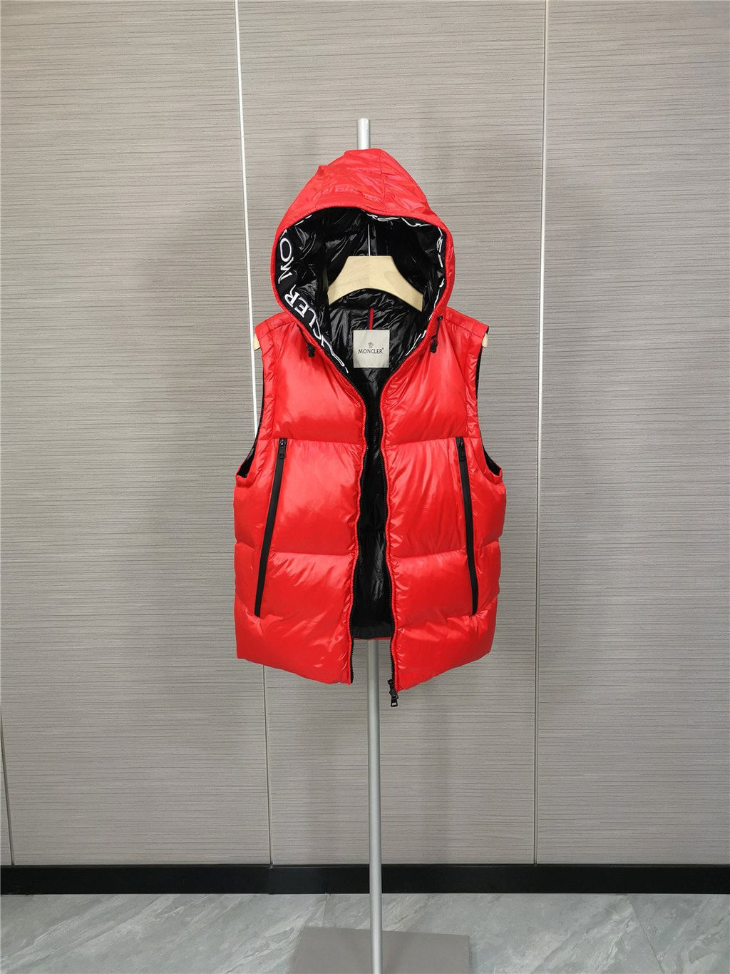 Moncler Hooded Letter-Trim Down Vest — hang_tag