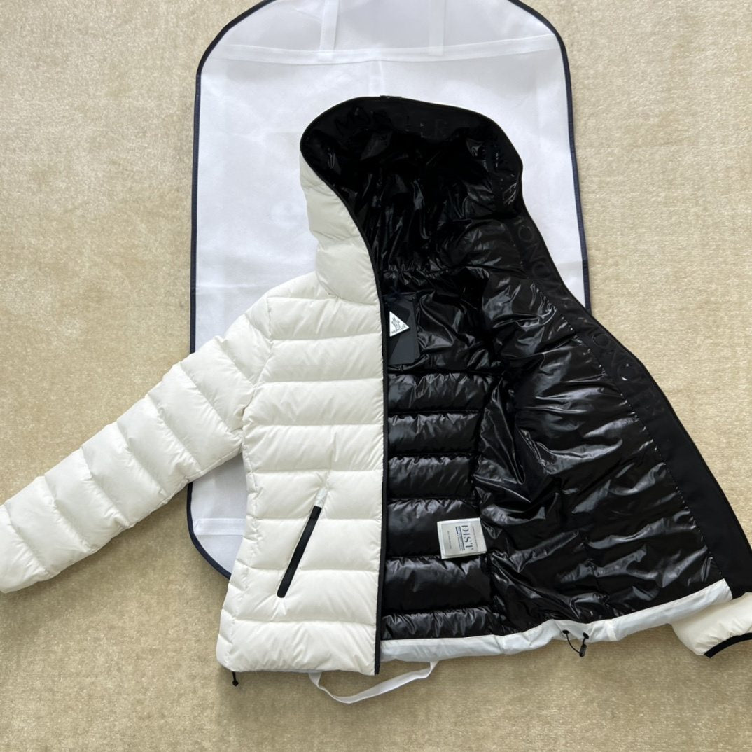 Moncler Hooded Letter Graphic Puffer Coat — detail