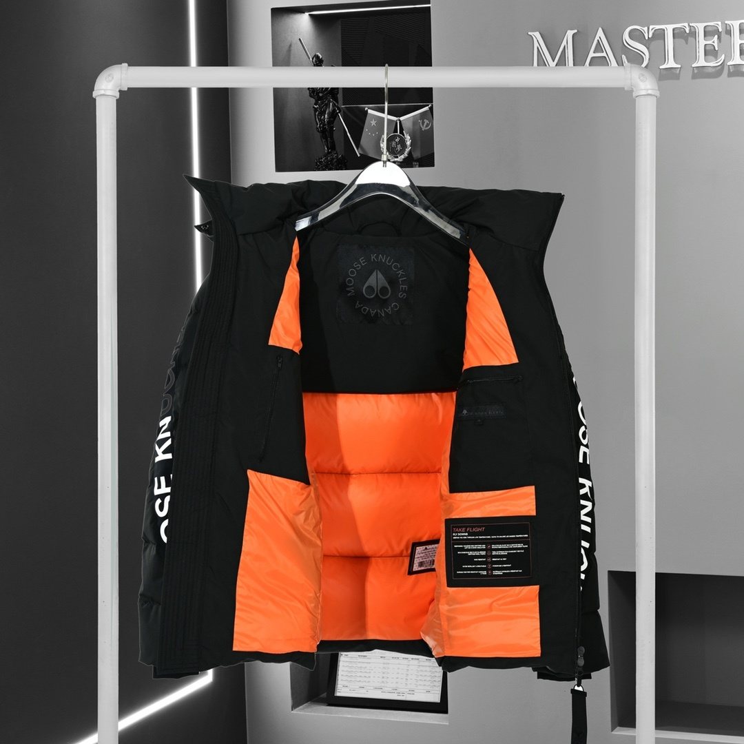 Moose Knuckles Hooded Puffer Jacket — neck_label