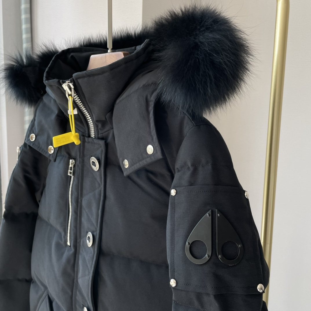 Moose Knuckles Women's Fur-Trim Hood Short Down Jacket — hang_tag