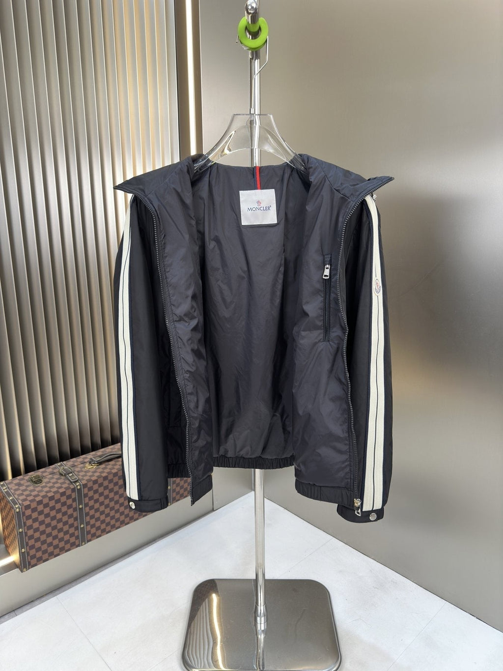 Moncler Contrast Sleeve Stripe Hooded Jacket — detail
