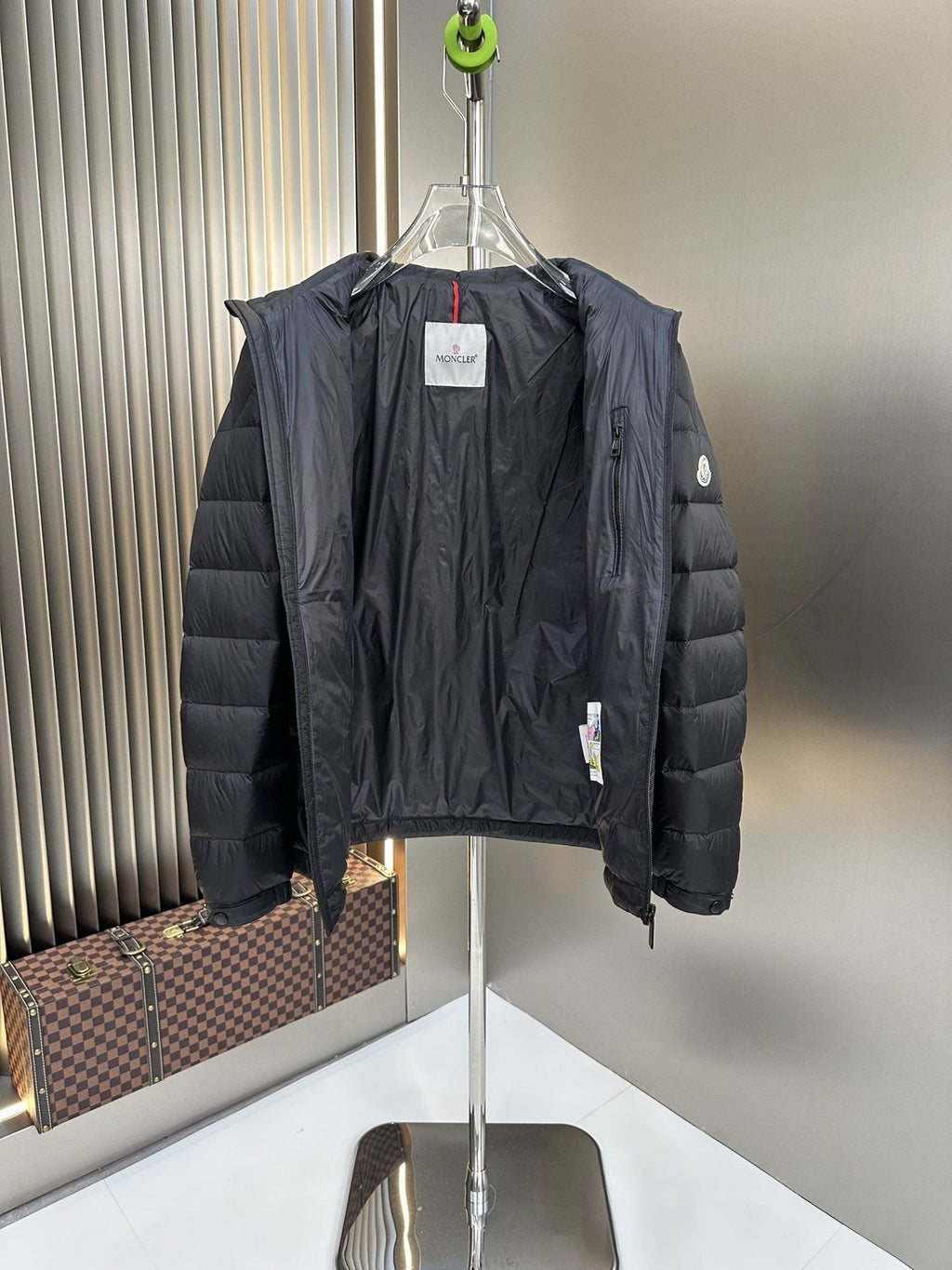 Men Moncler coat Black Quilted Puffer Jacket — detail