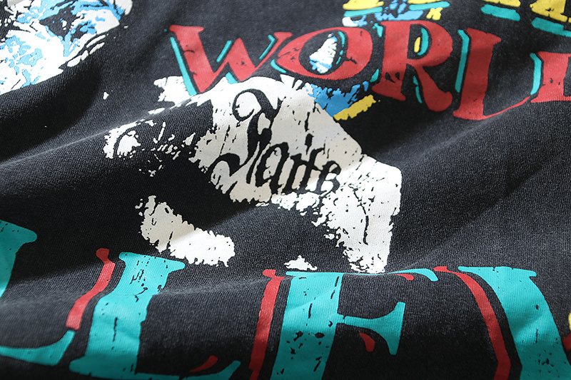 VALE USA Dreams Against the World Graphic T-Shirt — detail