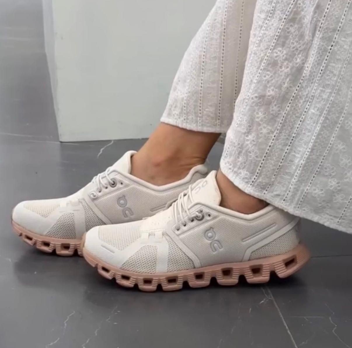 On Cloud 5 Rosebrown Lifestyle Sneakers