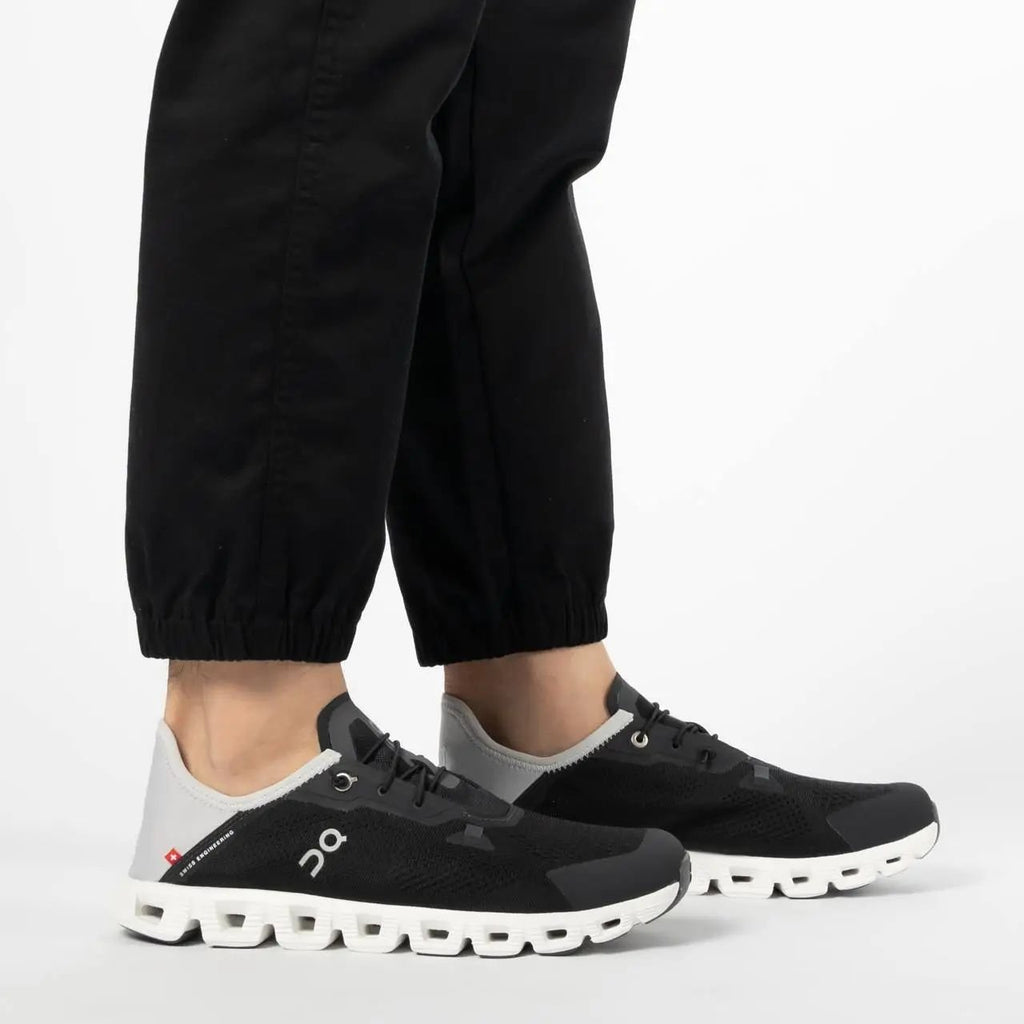 On Cloud 5 Coast Black Shadow Lifestyle Sneakers