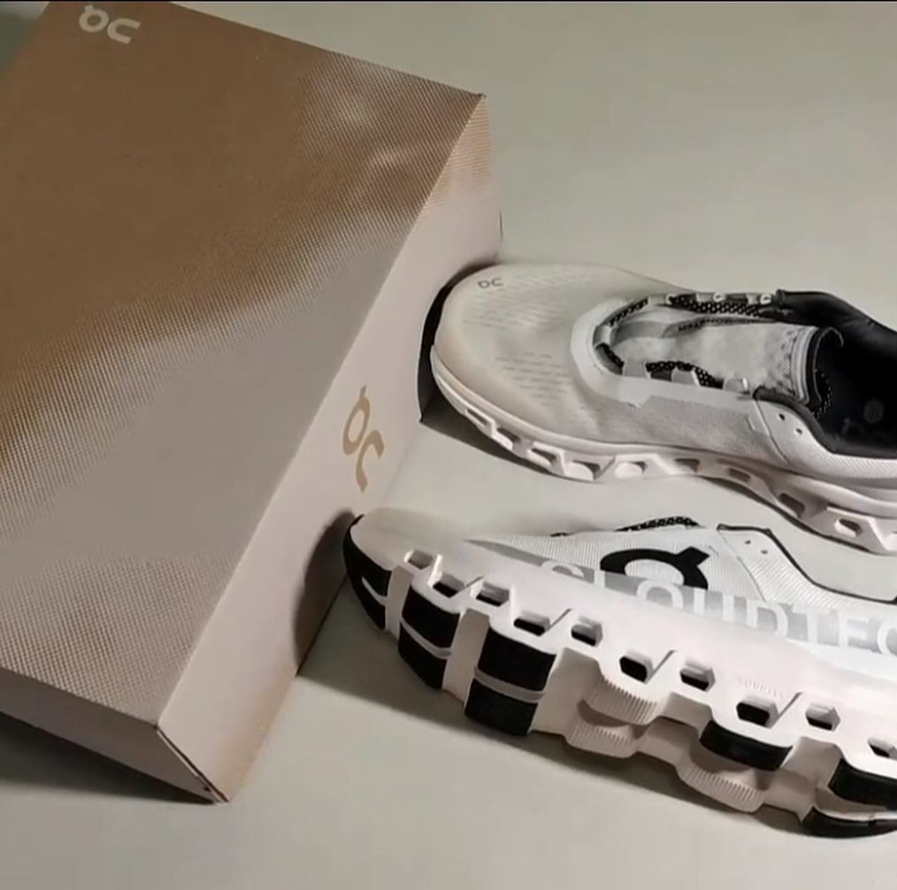 On Cloudmonster 1 Running Shoes