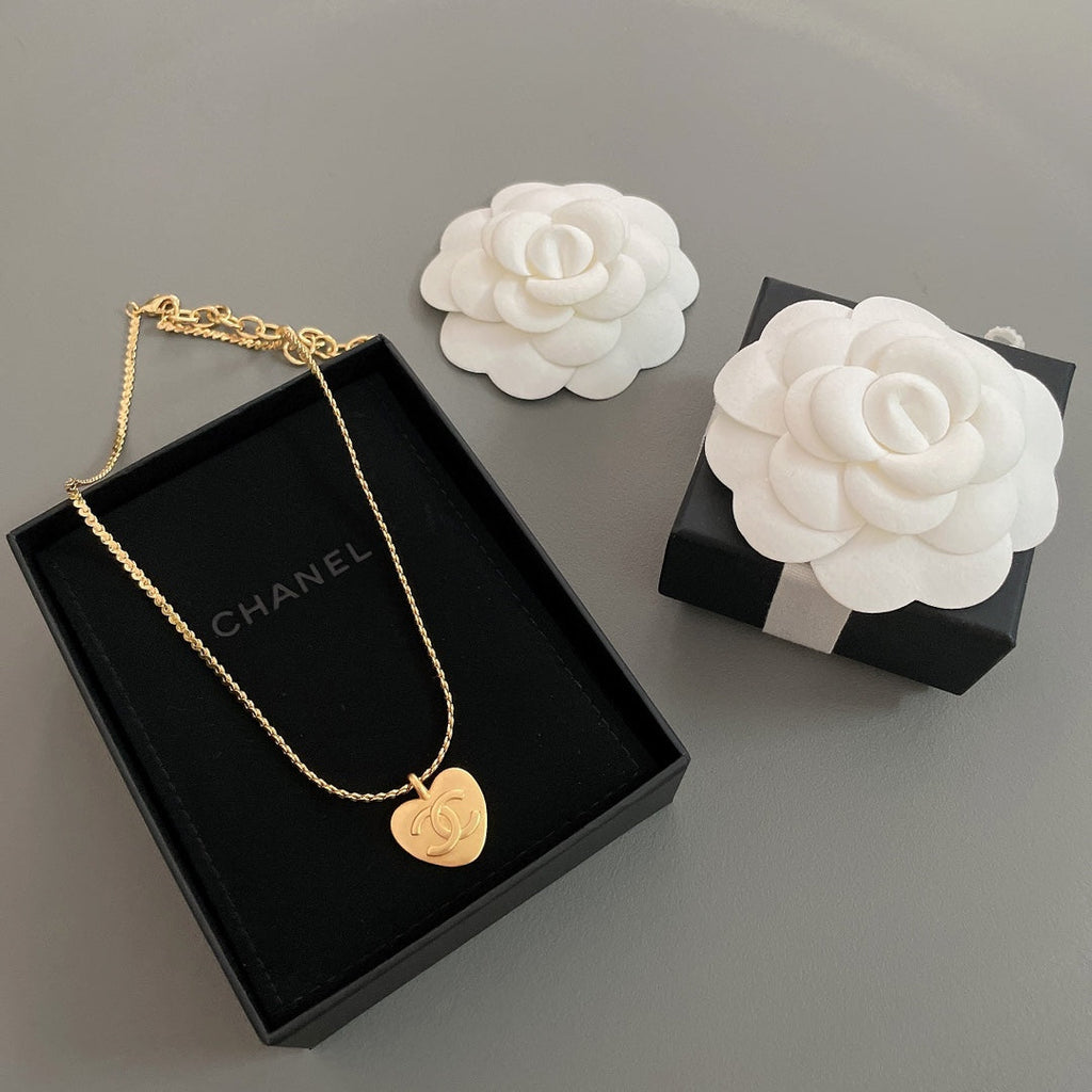 18K  Chanel Vintage Necklace