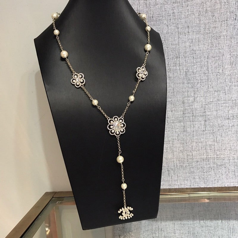 18K  Chanel Flowers Pearl Long Necklace
