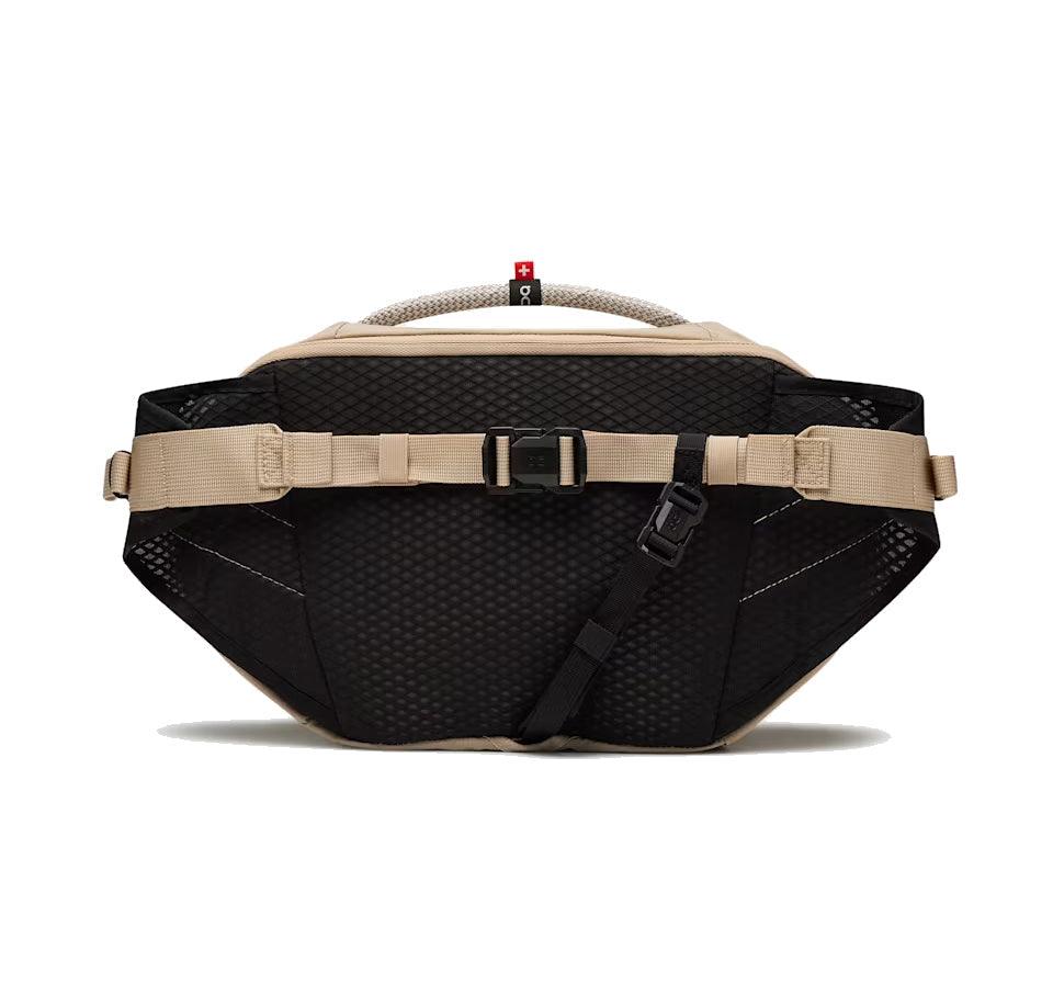 On Sling Pack 9L Sand/Black Crossbody Bag